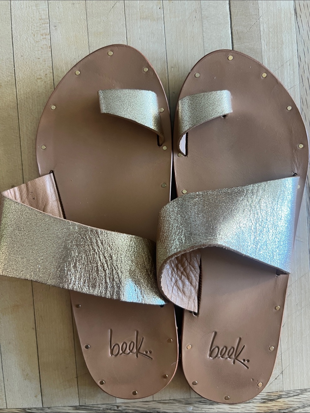 Beek Finch Toe-Loop Sandal in Gold handmade comfort EUC - Picture 5 of 11